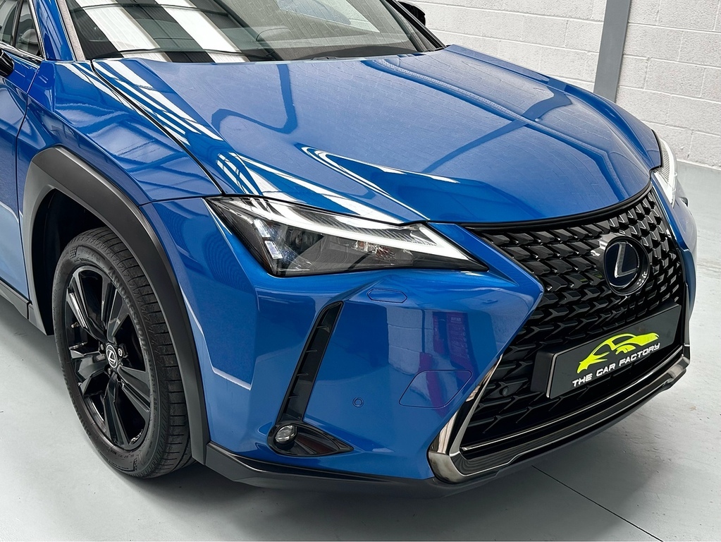 Lexus UX 300E Takumi Sun Roof 150Kw 54.3 Kwh E-cvt Silver #16