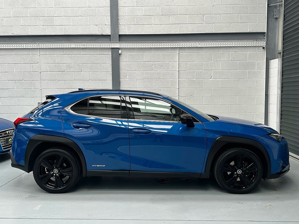Lexus UX 300E Takumi Sun Roof 150Kw 54.3 Kwh E-cvt Silver #11