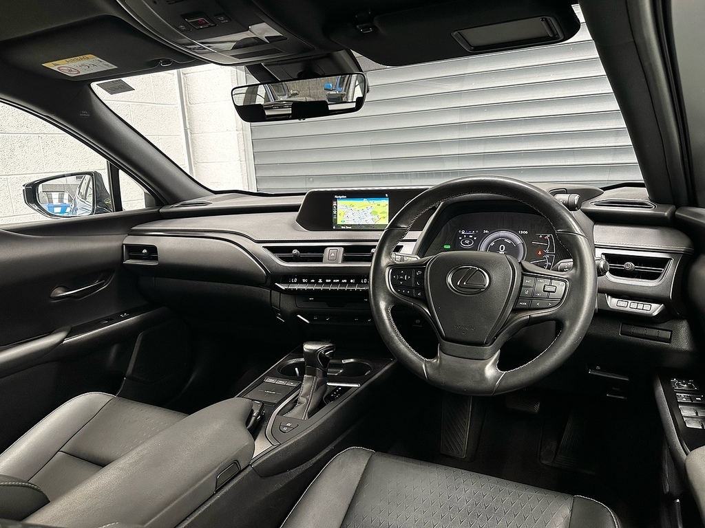 Lexus UX 300E Takumi Sun Roof 150Kw 54.3 Kwh E-cvt Silver #35