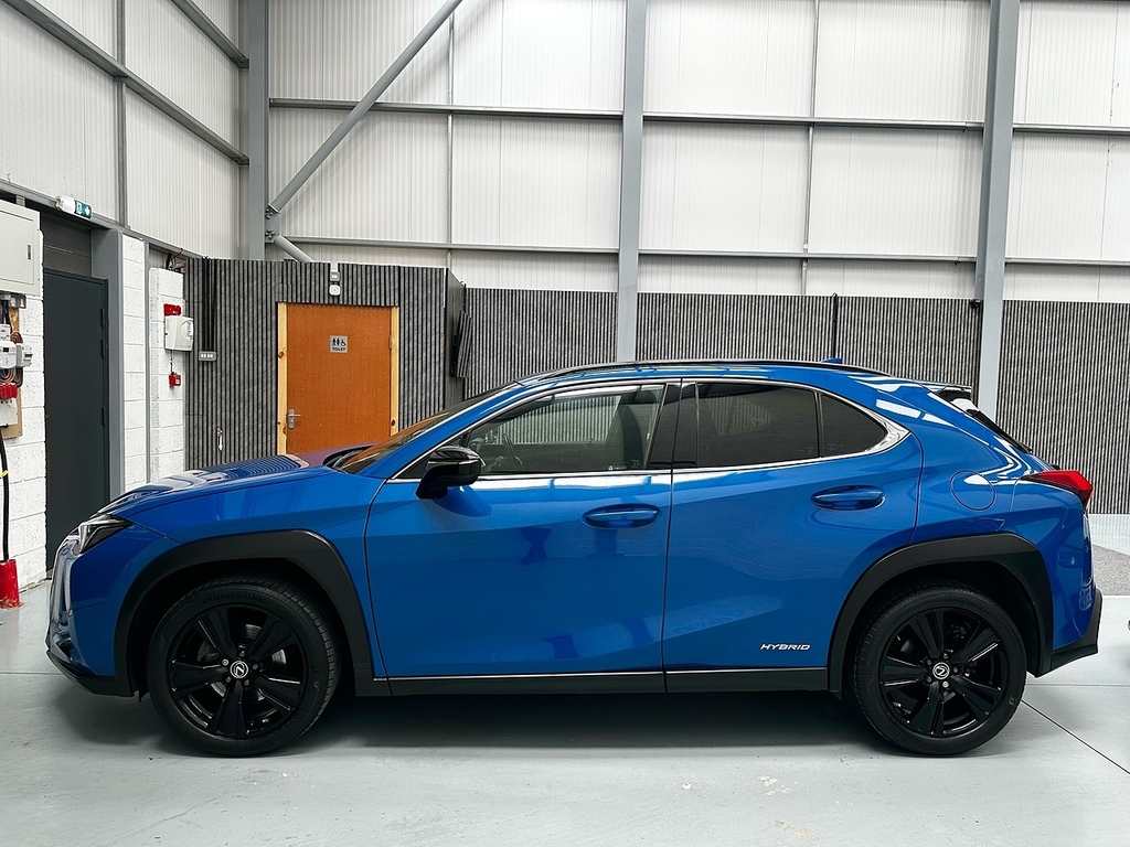 Lexus UX 300E Takumi Sun Roof 150Kw 54.3 Kwh E-cvt Silver #7