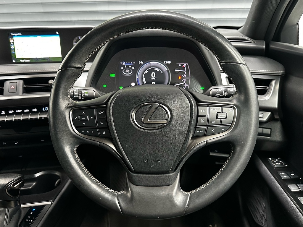 Lexus UX 300E Takumi Sun Roof 150Kw 54.3 Kwh E-cvt Silver #38