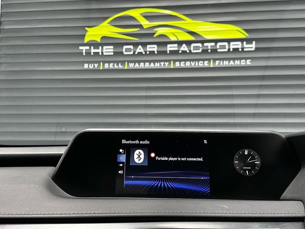 Lexus UX 300E Takumi Sun Roof 150Kw 54.3 Kwh E-cvt Silver #67