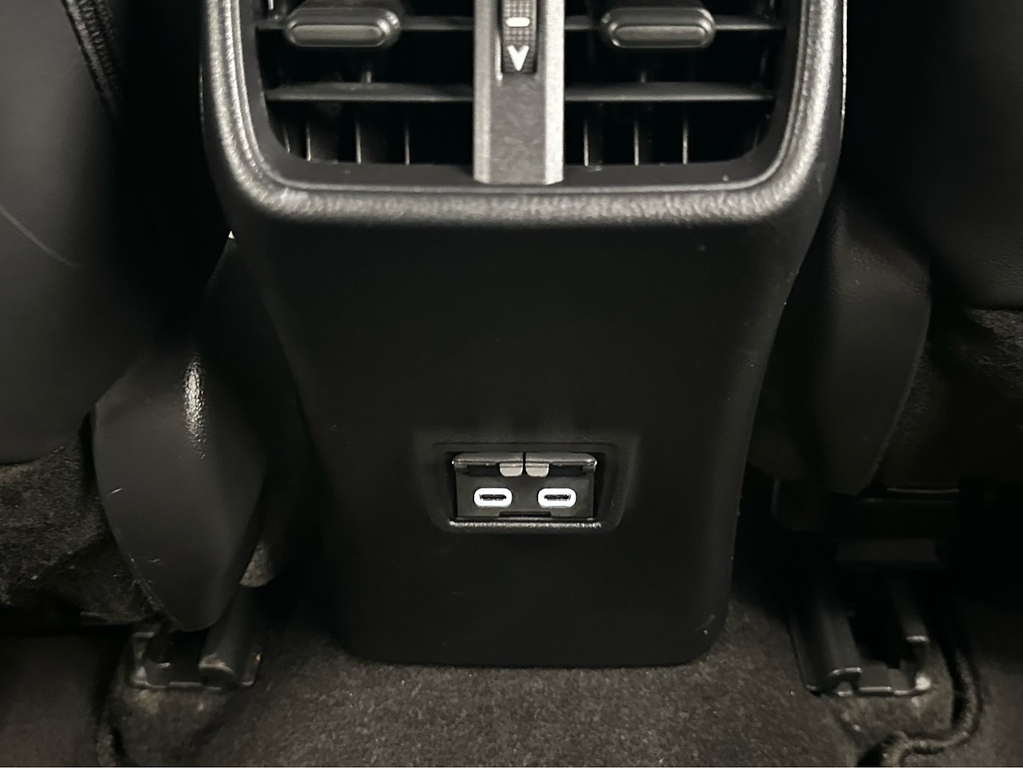 Lexus UX 300E Takumi Sun Roof 150Kw 54.3 Kwh E-cvt Silver #64