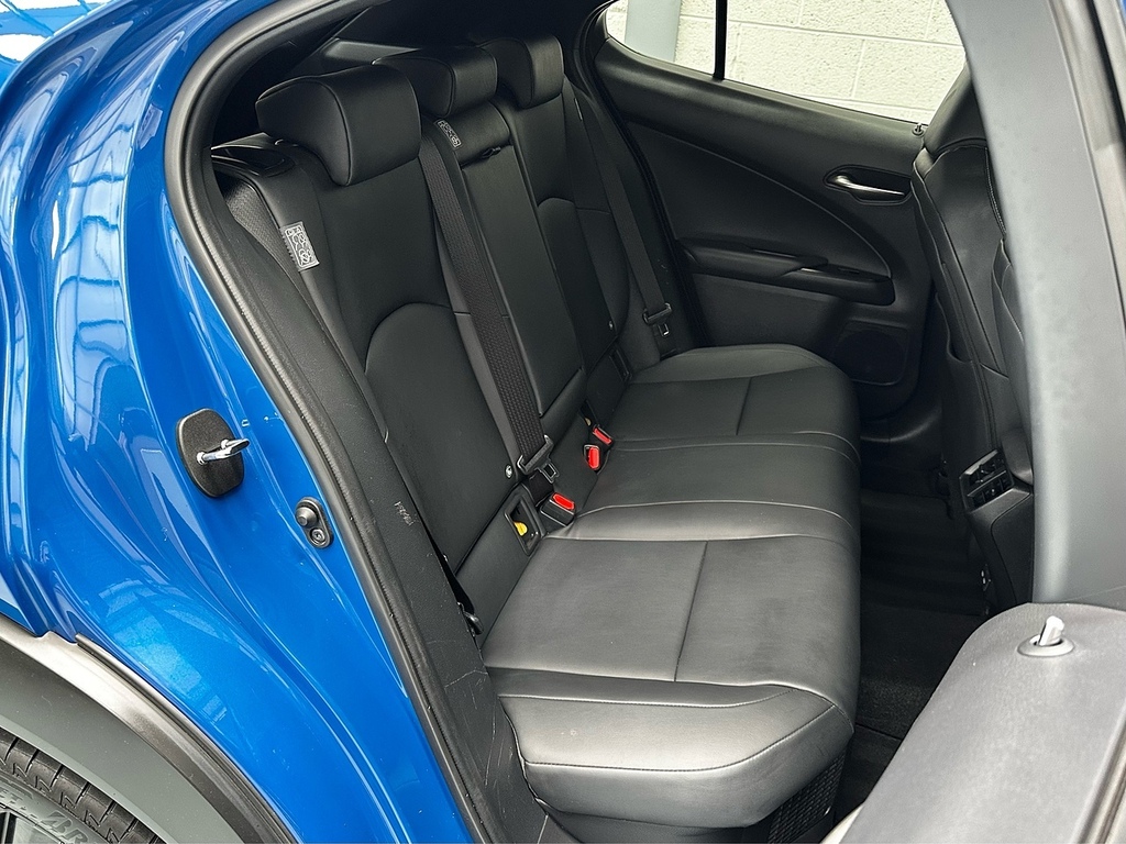 Lexus UX 300E Takumi Sun Roof 150Kw 54.3 Kwh E-cvt Silver #33
