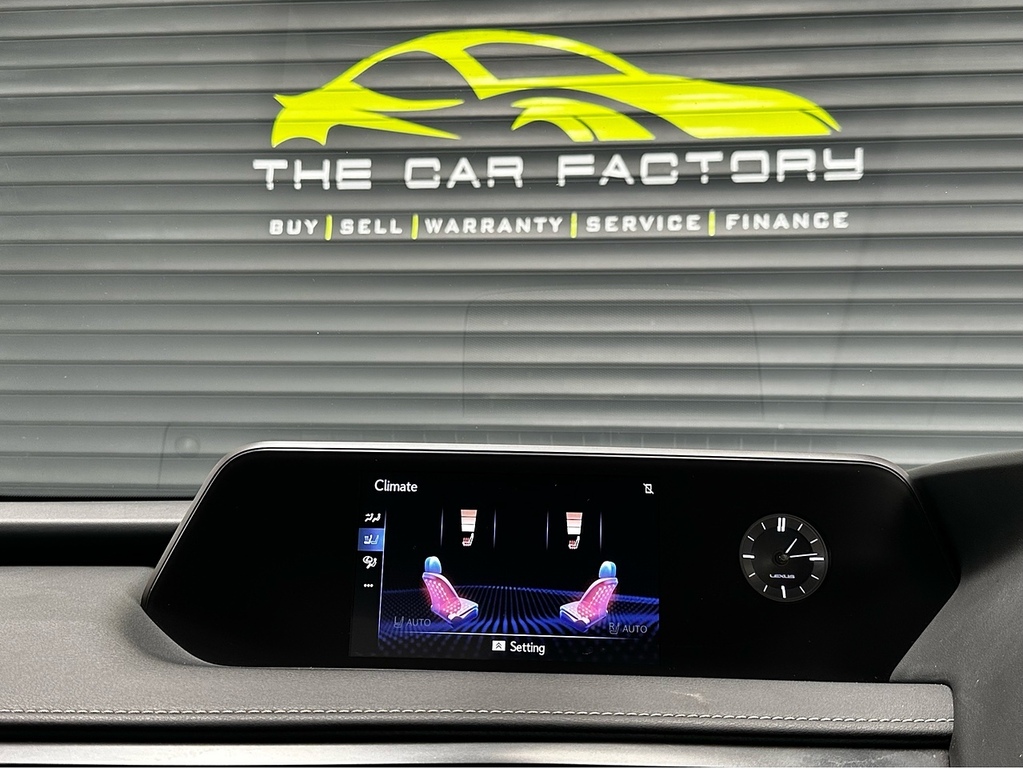 Lexus UX 300E Takumi Sun Roof 150Kw 54.3 Kwh E-cvt Silver #71