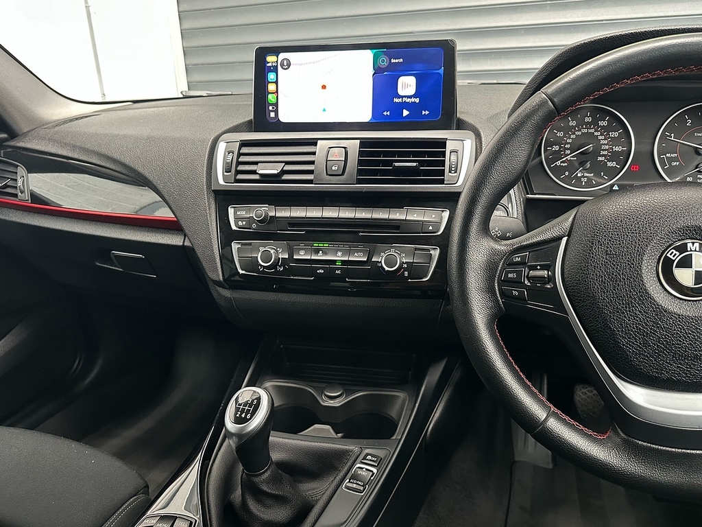 BMW 1 Series Hatchback White #39