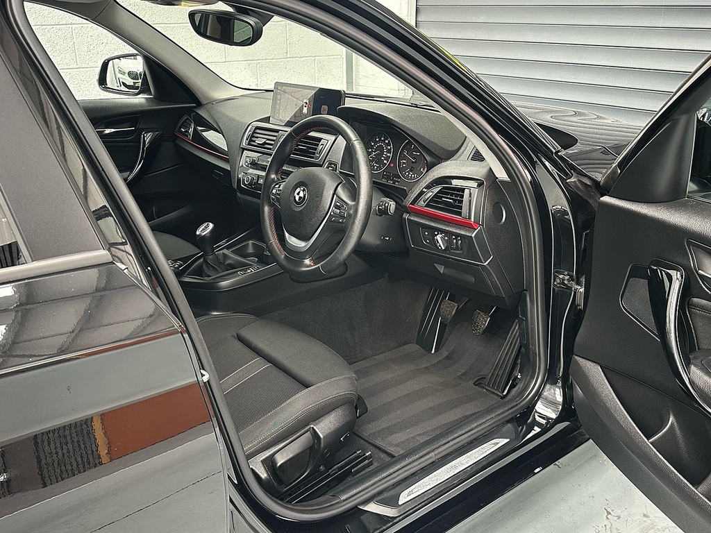 BMW 1 Series Hatchback White #28