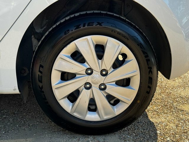 Kia RIO 1.25 1 Air Hatchback Euro 6 84 White #23