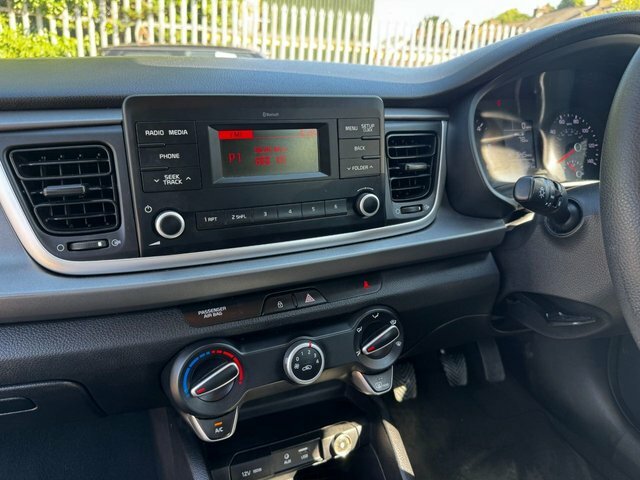 Kia RIO 1.25 1 Air Hatchback Euro 6 84 White #29