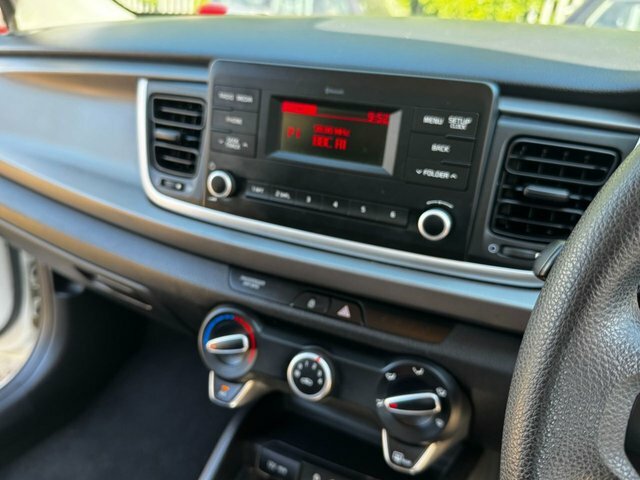 Kia RIO 1.25 1 Air Hatchback Euro 6 84 White #47