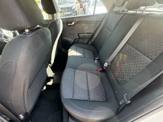 Kia RIO 1.25 1 Air Hatchback Euro 6 84 White #32