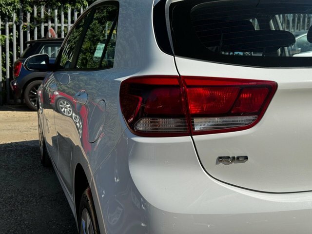 Kia RIO 1.25 1 Air Hatchback Euro 6 84 White #18