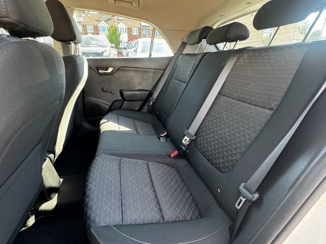 Kia RIO 1.25 1 Air Hatchback Euro 6 84 White #31