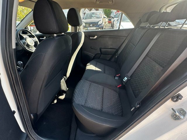 Kia RIO 1.25 1 Air Hatchback Euro 6 84 White #30