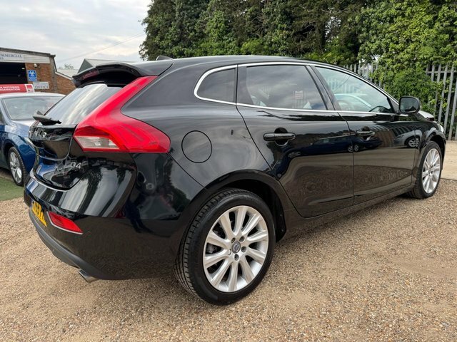 Volvo V40 2.0 D4 Se Lux Nav Hatchback Euro Black #2