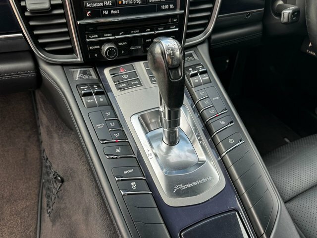 Porsche Panamera 3.0 Platinum Edition D V6 Tiptronic 250 Bhp Black #35