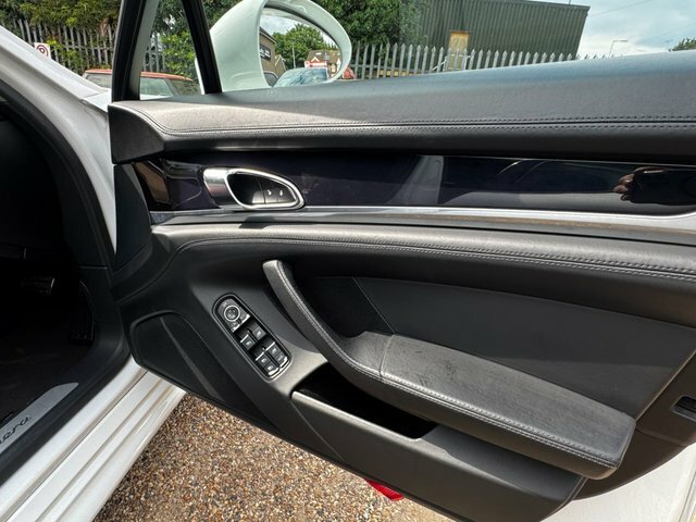 Porsche Panamera 3.0 Platinum Edition D V6 Tiptronic 250 Bhp Black #52