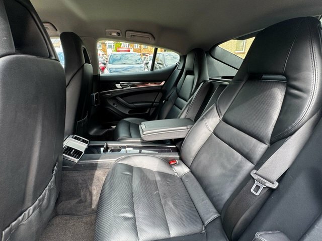 Porsche Panamera 3.0 Platinum Edition D V6 Tiptronic 250 Bhp Black #40