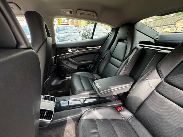 Porsche Panamera 3.0 Platinum Edition D V6 Tiptronic 250 Bhp Black #43