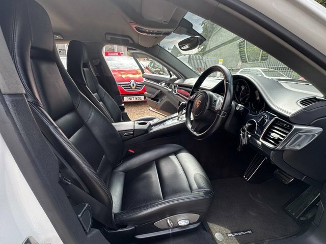 Porsche Panamera 3.0 Platinum Edition D V6 Tiptronic 250 Bhp Black #54