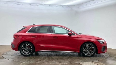Audi A3 2022 71 1.0 SC71NFY Red #4