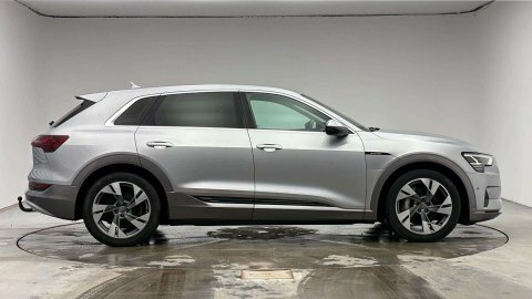 Audi E-tron 2019 69 E-tron Silver #4