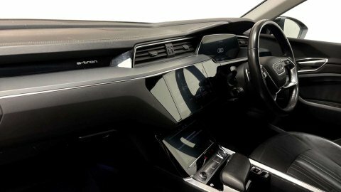 Audi E-tron 2019 69 E-tron Black #2