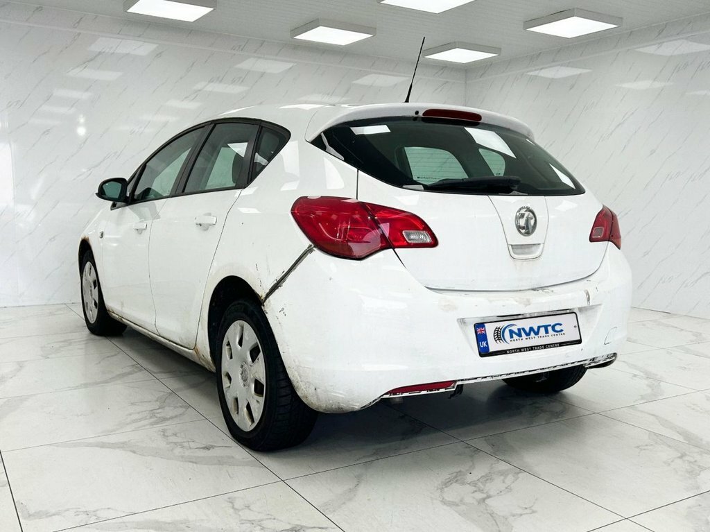 Vauxhall Astra 1.3L Es White #6