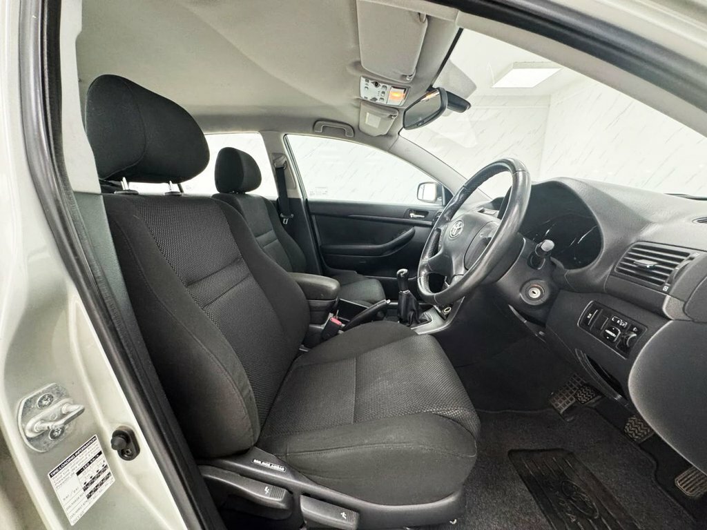Toyota Avensis Hatchback 2.0 Vvt-i T4 Blue #21