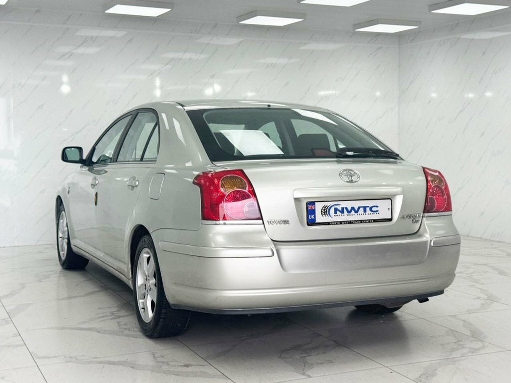 Toyota Avensis Hatchback 2.0 Vvt-i T4 Blue #7