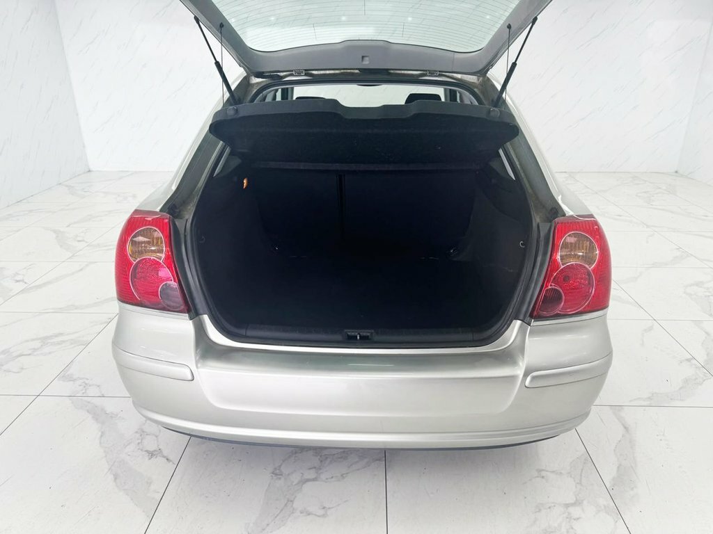 Toyota Avensis Hatchback 2.0 Vvt-i T4 Blue #15