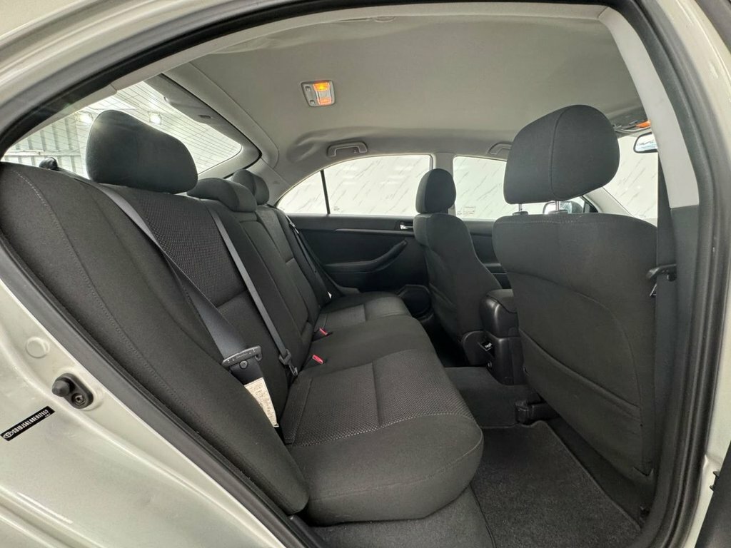 Toyota Avensis Hatchback 2.0 Vvt-i T4 Blue #18