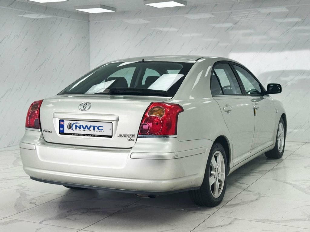 Toyota Avensis Hatchback 2.0 Vvt-i T4 Blue #9