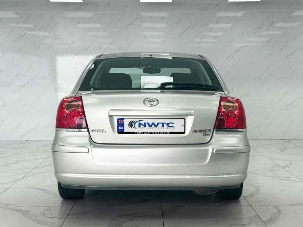 Toyota Avensis Hatchback 2.0 Vvt-i T4 Blue #8