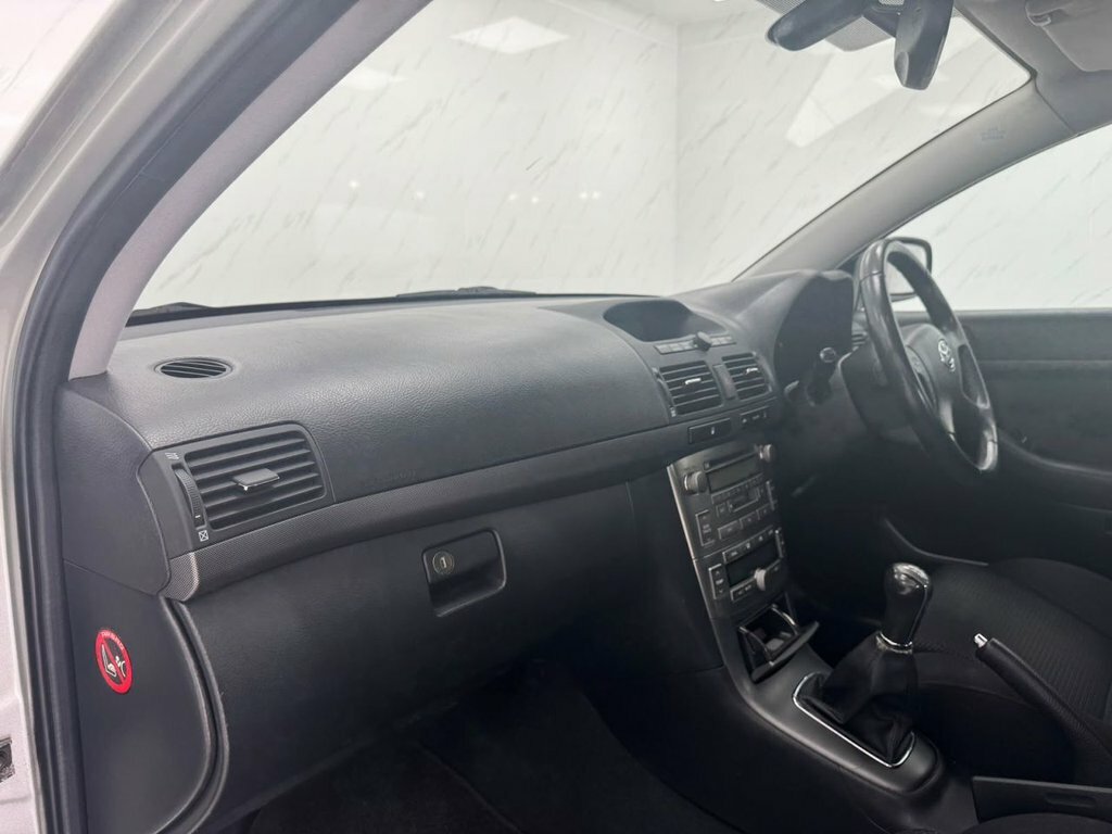 Toyota Avensis Hatchback 2.0 Vvt-i T4 Blue #12