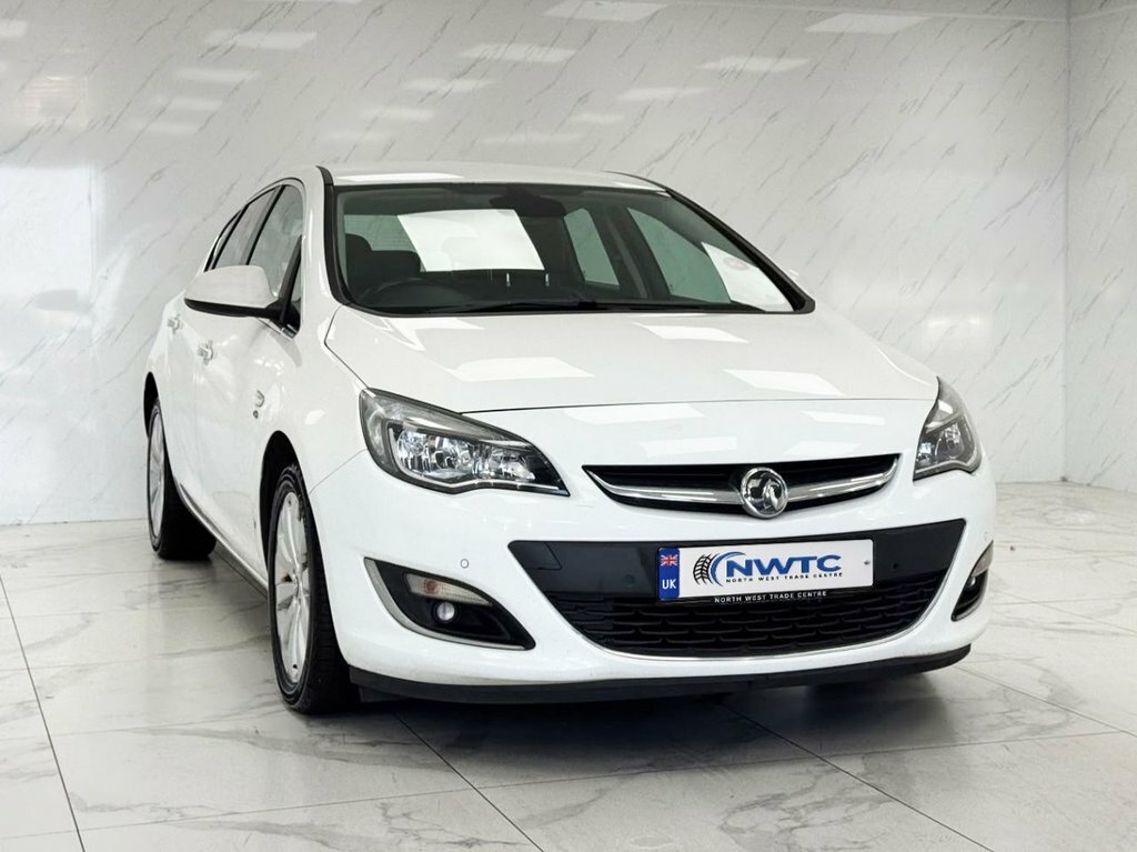 Vauxhall Astra 1.6L Elite White #2