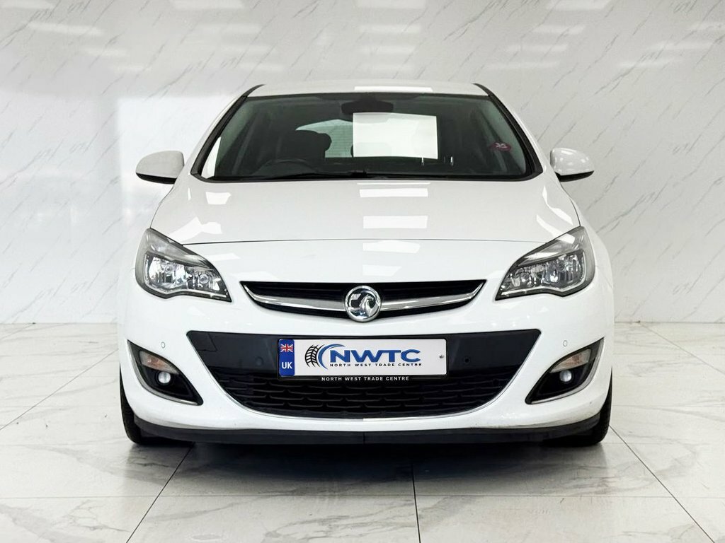 Vauxhall Astra 1.6L Elite White #3