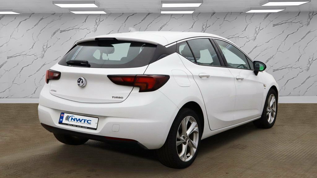 Vauxhall Astra 1.4L Sri Nav White #4