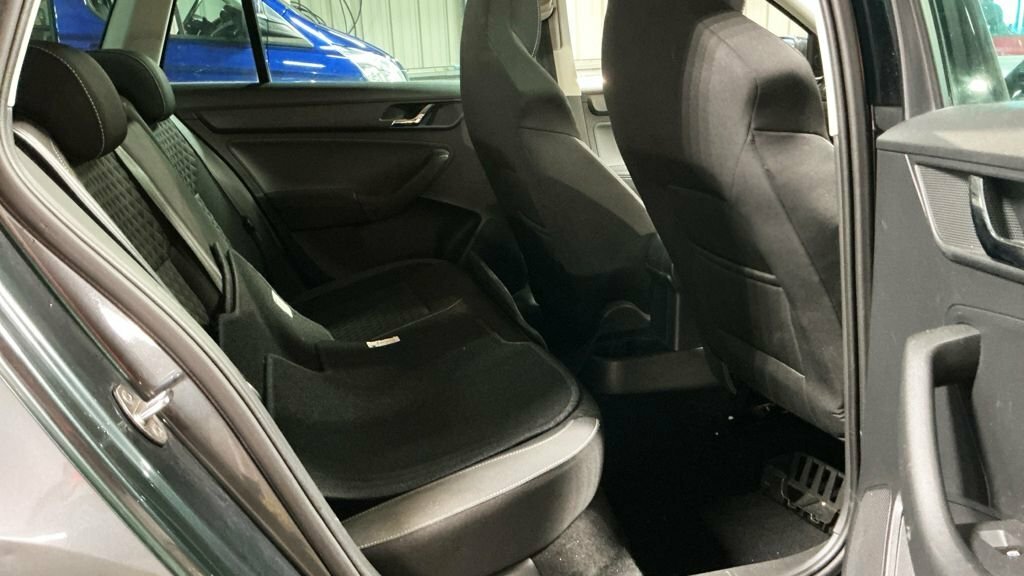 Skoda Rapid Spaceback  Black #10