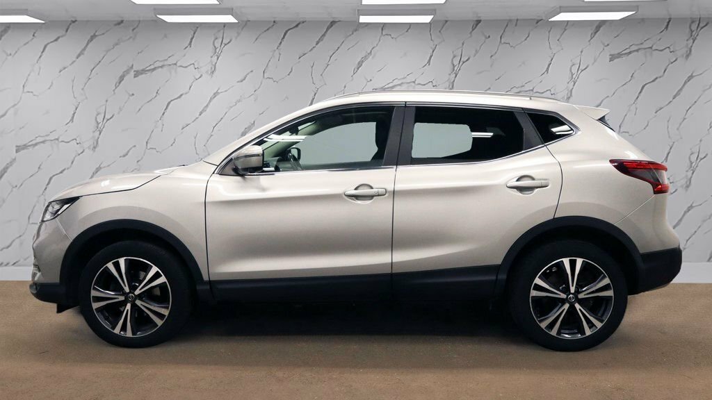 Nissan Qashqai 1.2L N-connecta Silver #6