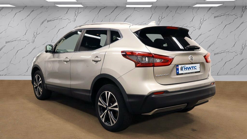 Nissan Qashqai 1.2L N-connecta Silver #3