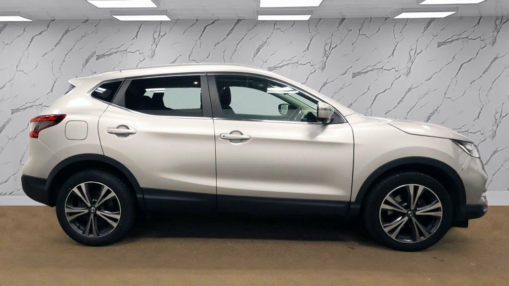 Nissan Qashqai 1.2L N-connecta Silver #5
