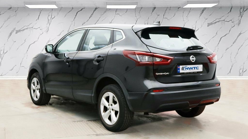 Nissan Qashqai 1.3L Acenta Premium Black #3