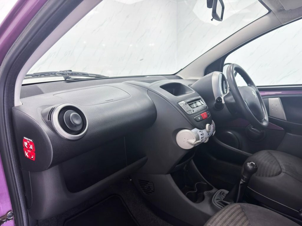 Peugeot 107 Active Silver #12
