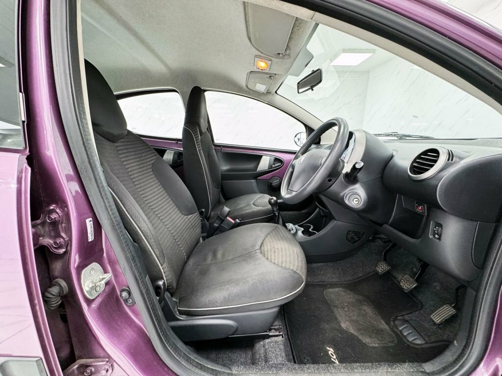 Peugeot 107 Active Silver #18