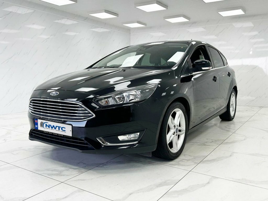 Ford Focus 1L Titanium MA18ZLK Black #4