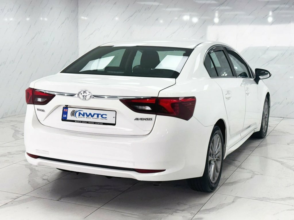 Toyota Avensis 1.6L Business Edition White #6