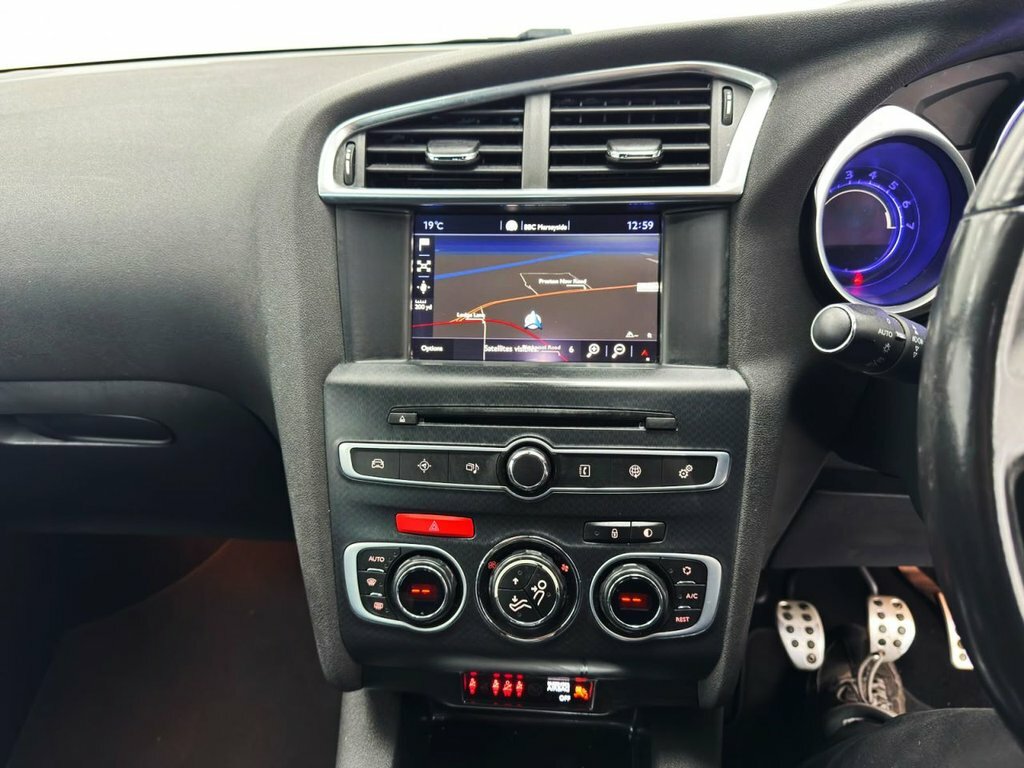DS DS 4 Crossback Hatchback Black #13
