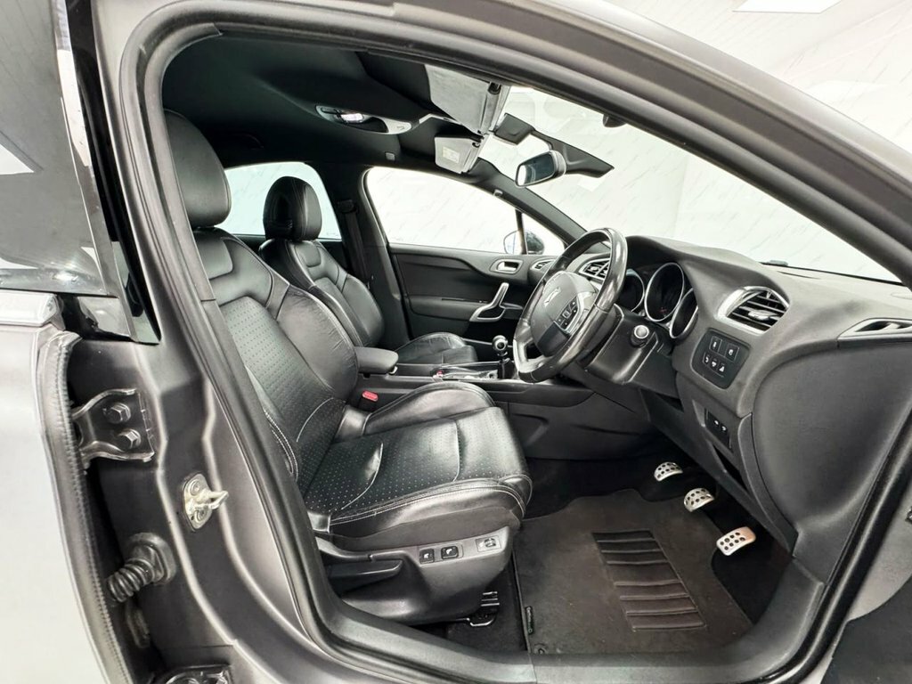 DS DS 4 Crossback Hatchback Black #18