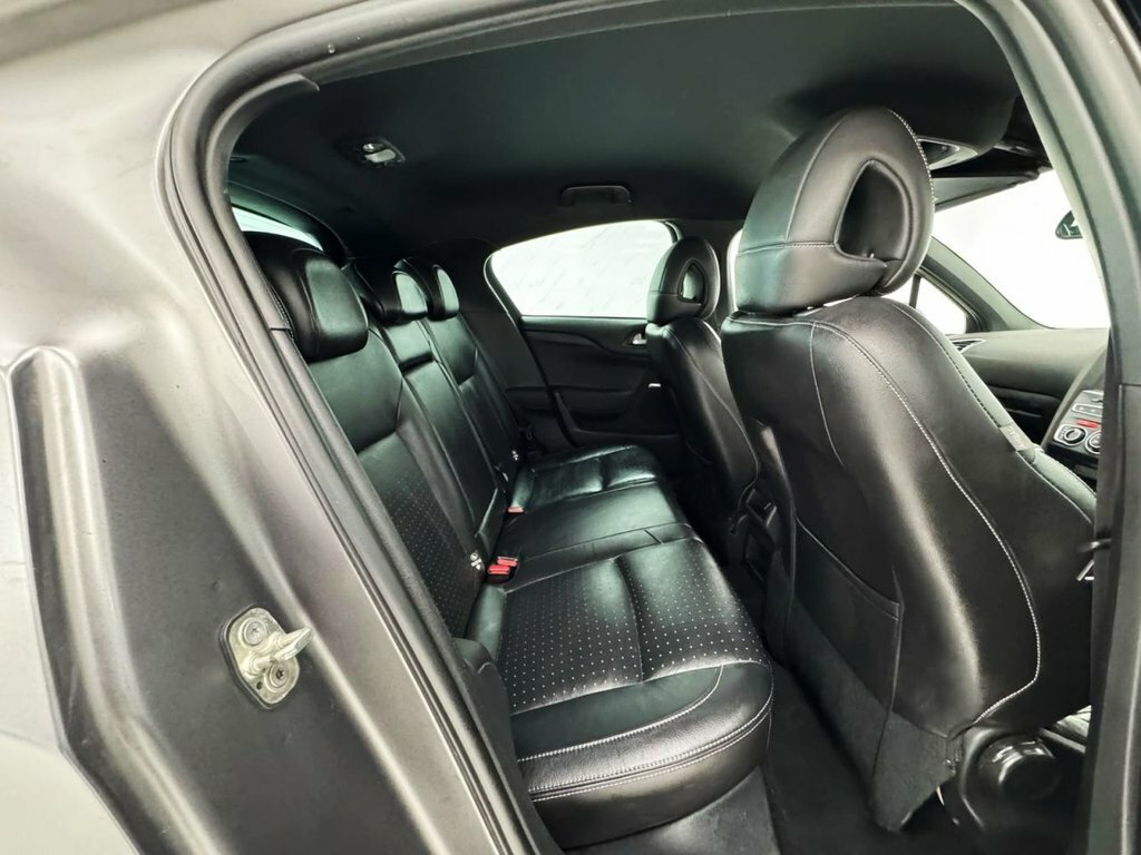 DS DS 4 Crossback Hatchback Black #20